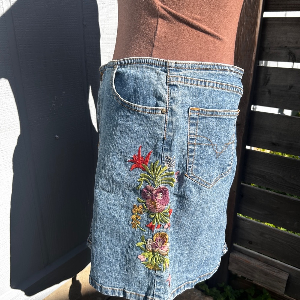 Bubblegum Denim Skirt with Floral Embroidery